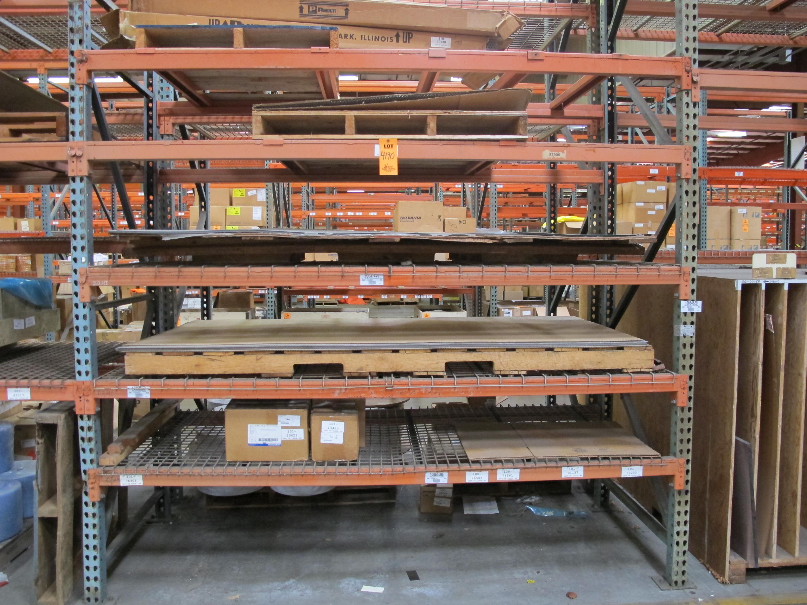 LOT TO INCLUDE: (2 BOXES) DUCTS. INNER CELL CONNECTOR COVER. PANDUIT WIRING DUCT "PVC". LIGHT GRAY COLOR, (8) COUPLINGS, CONDUIT TYPE, 1-1/2" SIZE, RIGID KIND, STL MATERIAL, (38) COUPLINGS, CONDUIT TYPE, 1-1/2" SIZE, RIGID KIND, STL MATERIAL, (7) METAL SHEETS L 8' BY W 4', (9) PLEXIGLASS SHEETS L 8' BY W 4'. LOADING & HANDLING FEE $15-4190